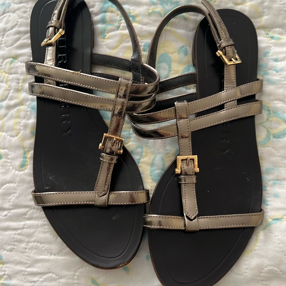 ❌SOLD❌ Burberry leather sandals
